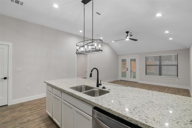 13018 Walden Road A, Montgomery, TX 77356