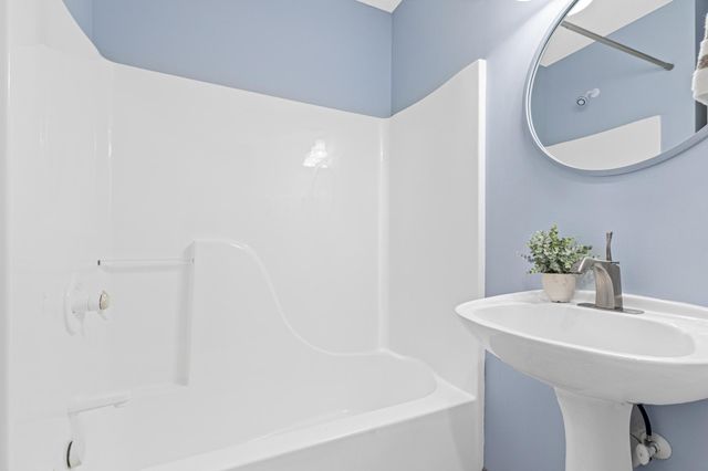 453 Pascal Street S, Saint Paul, MN 55105