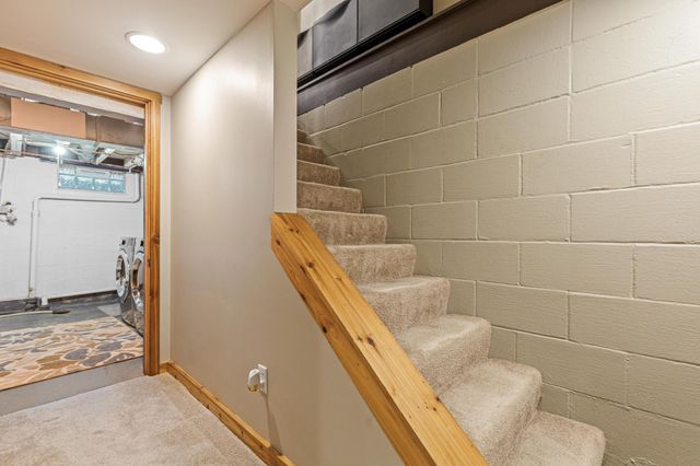 453 Pascal Street S, Saint Paul, MN 55105