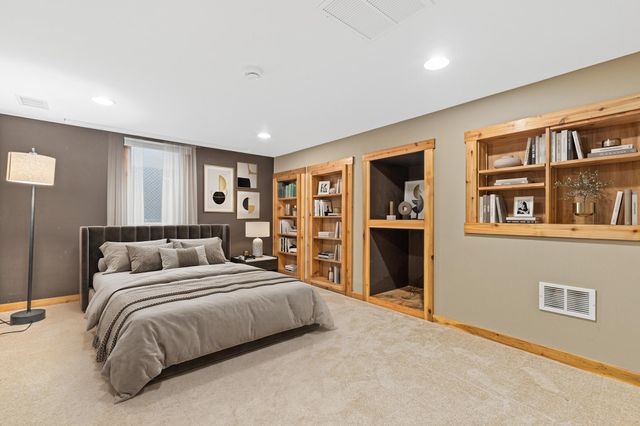 453 Pascal Street S, Saint Paul, MN 55105