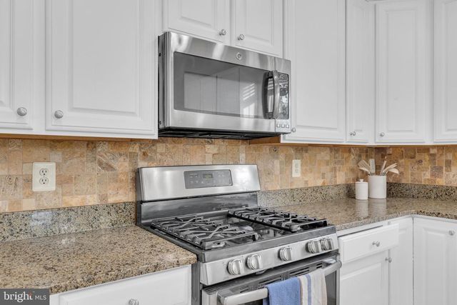 8304 TENBROOK DR, Gainesville, VA 20155