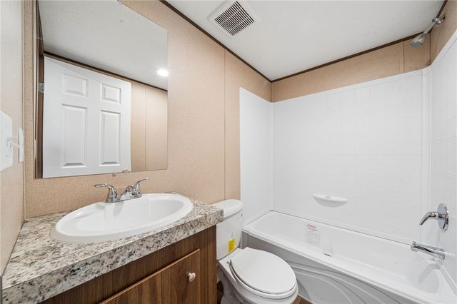 125 Laurel View Dr, Bullskin Twp, PA 15666