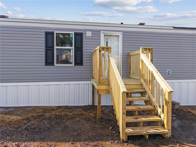 125 Laurel View Dr, Bullskin Twp, PA 15666