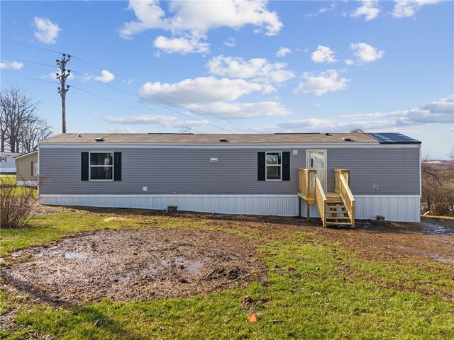 125 Laurel View Dr, Bullskin Twp, PA 15666