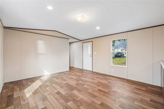 125 Laurel View Dr, Bullskin Twp, PA 15666