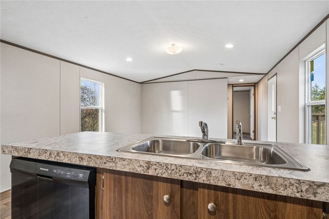 125 Laurel View Dr, Bullskin Twp, PA 15666