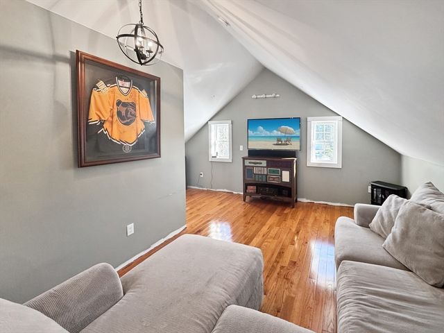 8 Dulcies Pt Rd, Kingston, NH 03848