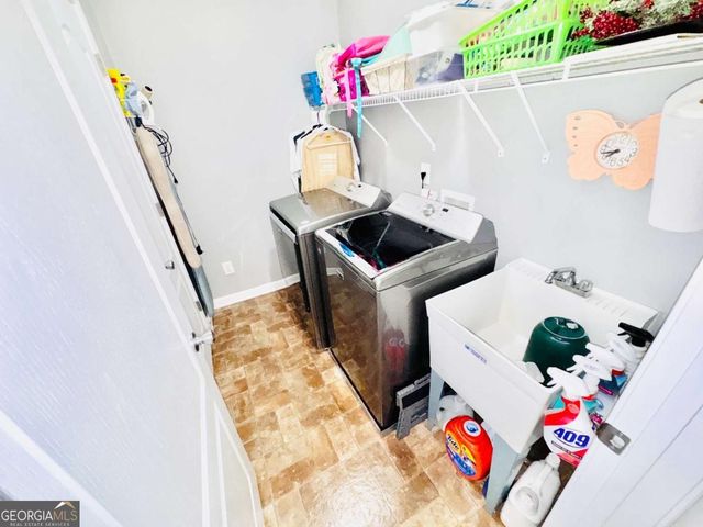 1216 St James Place, Loganville, GA 30052