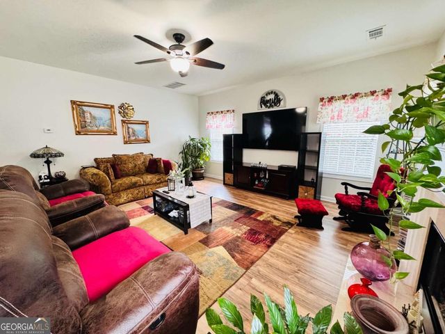 1216 St James Place, Loganville, GA 30052