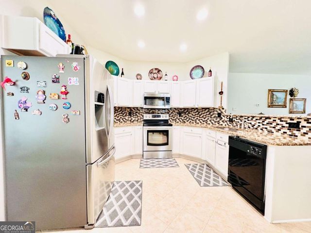 1216 St James Place, Loganville, GA 30052