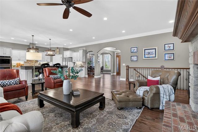 1275 Kohlers Lane, Defiance, MO 63341