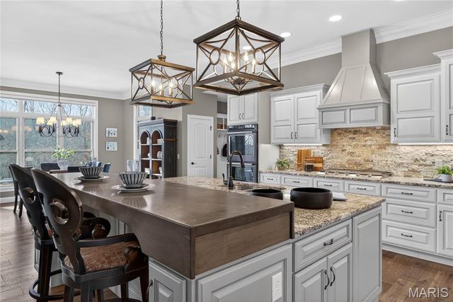 1275 Kohlers Lane, Defiance, MO 63341