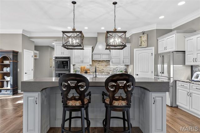 1275 Kohlers Lane, Defiance, MO 63341