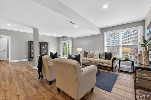 1275 Kohlers Lane, Defiance, MO 63341