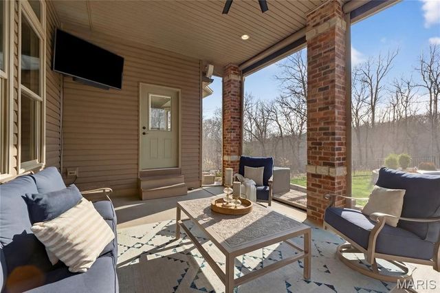 1275 Kohlers Lane, Defiance, MO 63341