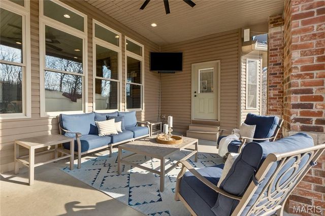 1275 Kohlers Lane, Defiance, MO 63341