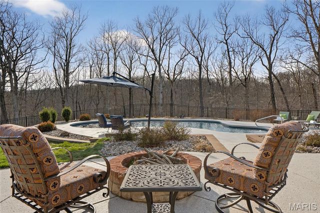 1275 Kohlers Lane, Defiance, MO 63341