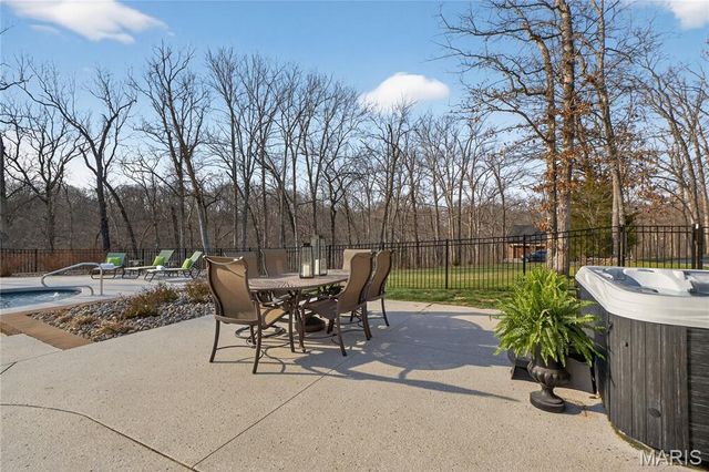 1275 Kohlers Lane, Defiance, MO 63341