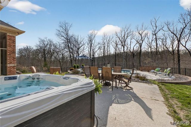 1275 Kohlers Lane, Defiance, MO 63341