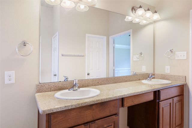 2310 Shadow Canyon Court, Pearland, TX 77584