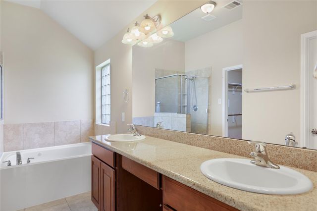 2310 Shadow Canyon Court, Pearland, TX 77584