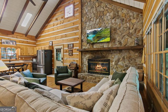 322 Honeysuckle Way, Blue Ridge, GA 30513