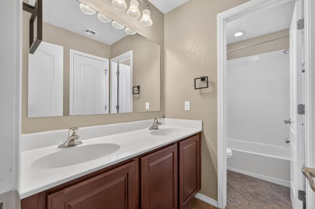 625 Palo Alto Drive NE, Rio Rancho, NM 87124