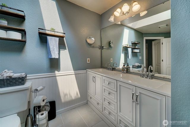 1596 NW Duesenberg Court, Silverdale, WA 98383
