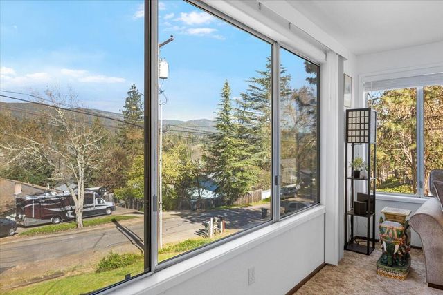 645 S 5th, Jacksonville, OR 97530