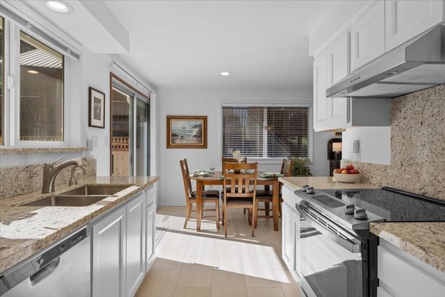 645 S 5th, Jacksonville, OR 97530