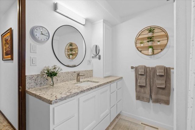 645 S 5th, Jacksonville, OR 97530