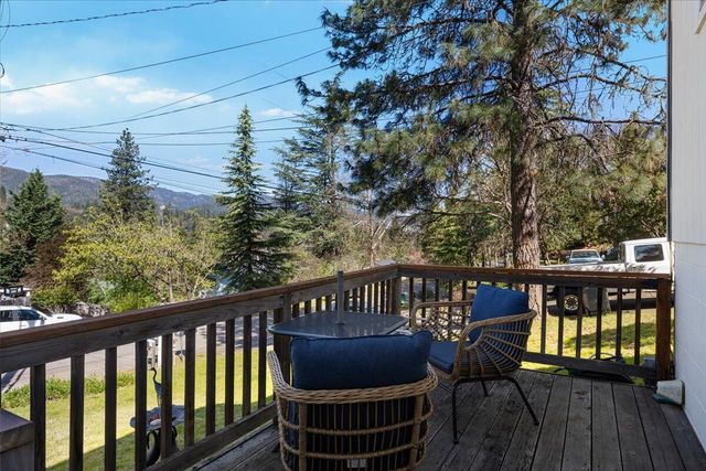 645 S 5th, Jacksonville, OR 97530