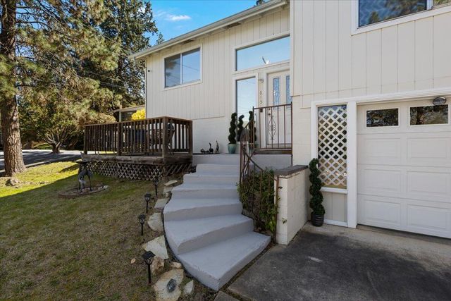 645 S 5th, Jacksonville, OR 97530