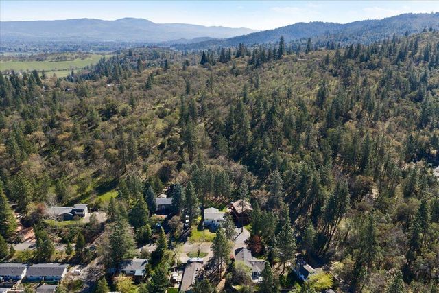 645 S 5th, Jacksonville, OR 97530