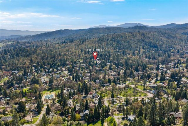 645 S 5th, Jacksonville, OR 97530