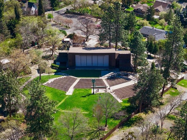 645 S 5th, Jacksonville, OR 97530