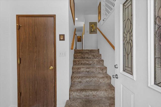 645 S 5th, Jacksonville, OR 97530