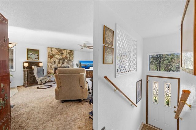 645 S 5th, Jacksonville, OR 97530