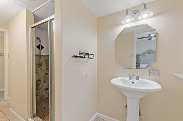 7913 Cook Road, Houston, TX 77072