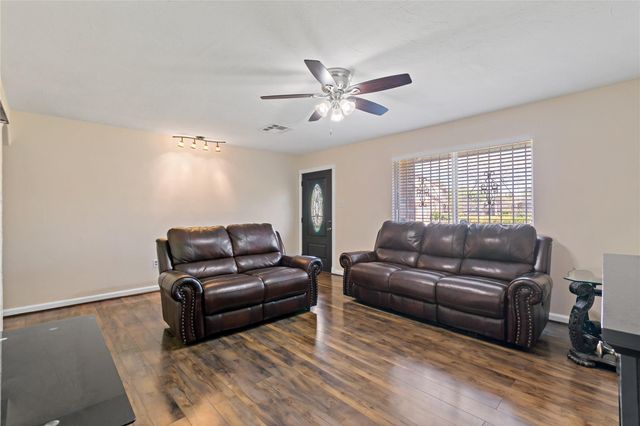 7913 Cook Road, Houston, TX 77072