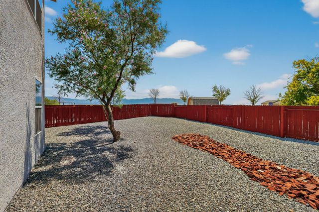 43 Violeta Place, Los Lunas, NM 87031