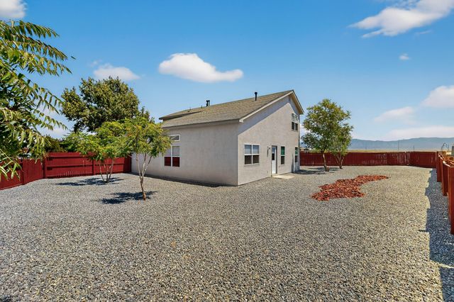 43 Violeta Place, Los Lunas, NM 87031