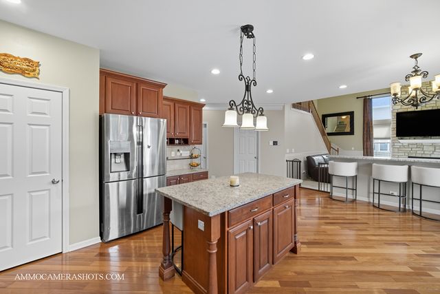 1142 Deerpath Road, Aurora, IL 60506