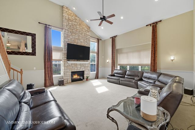 1142 Deerpath Road, Aurora, IL 60506