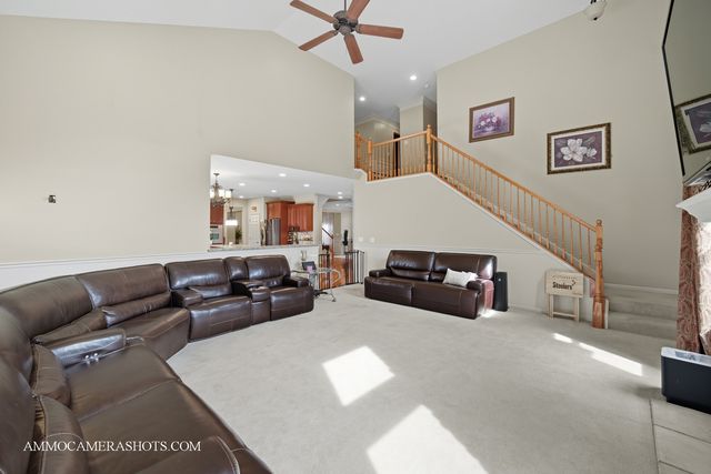 1142 Deerpath Road, Aurora, IL 60506