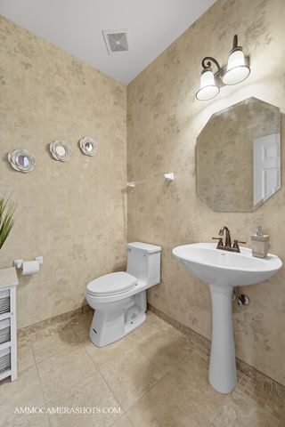 1142 Deerpath Road, Aurora, IL 60506