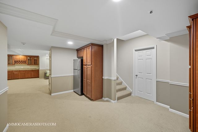 1142 Deerpath Road, Aurora, IL 60506