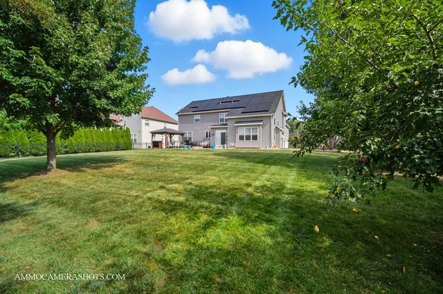 1142 Deerpath Road, Aurora, IL 60506