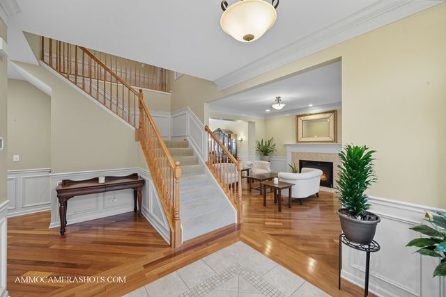 1142 Deerpath Road, Aurora, IL 60506