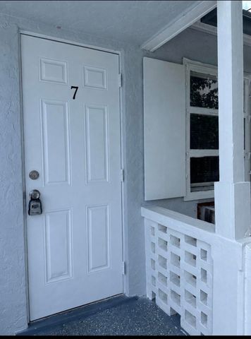 17 DETROIT Street 7, Lake Worth, FL 33461